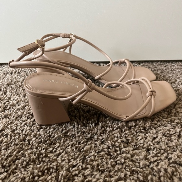 Marc Fisher block heel sandals - Picture 1 of 3